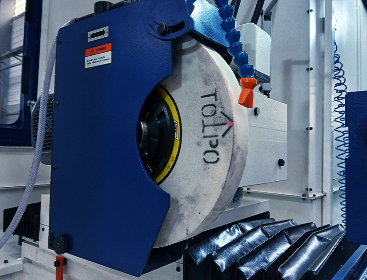 Retífica Cilíndrica CNC – CB121N - Imagem 3